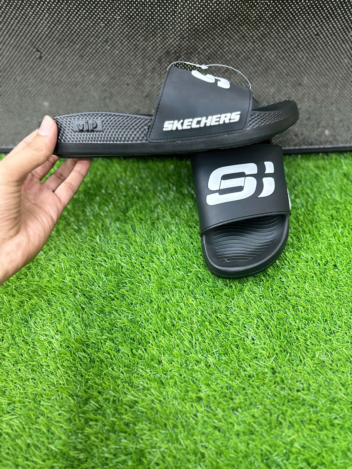 SKECHERS - SOFT COMFORT MEDICATED SLIPPERS - HYPERBURST SOFT SOLE